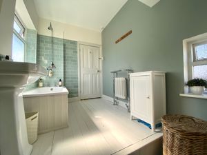 Family Bathroom- click for photo gallery